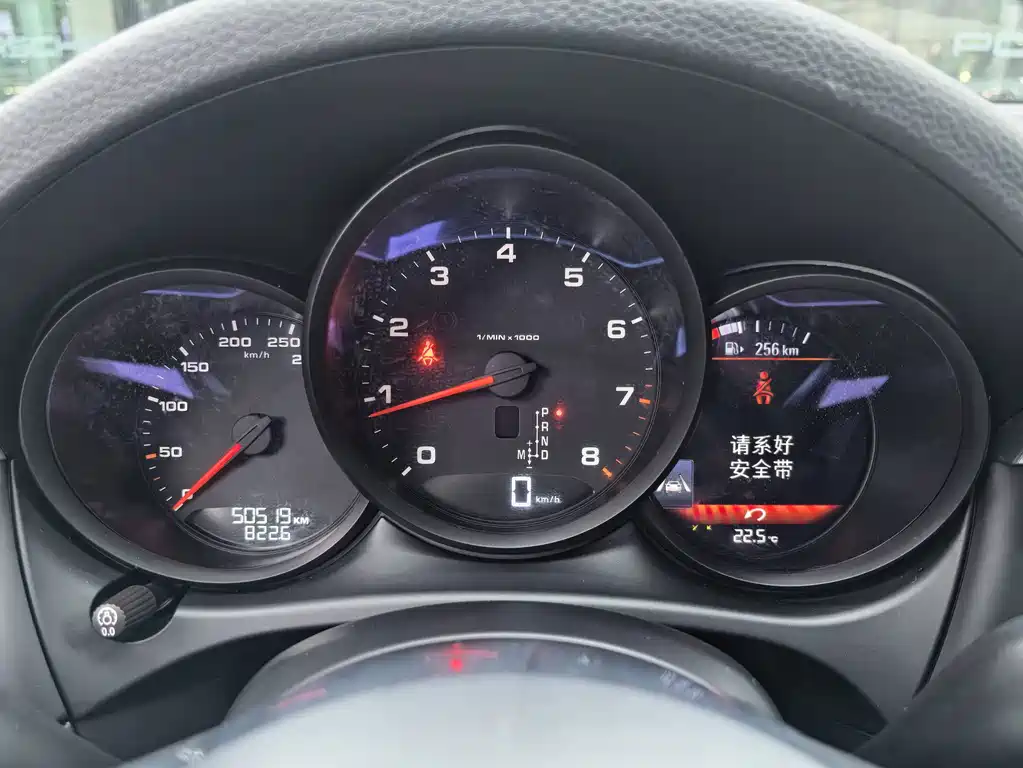 Porsche Macan — миниатюра 6