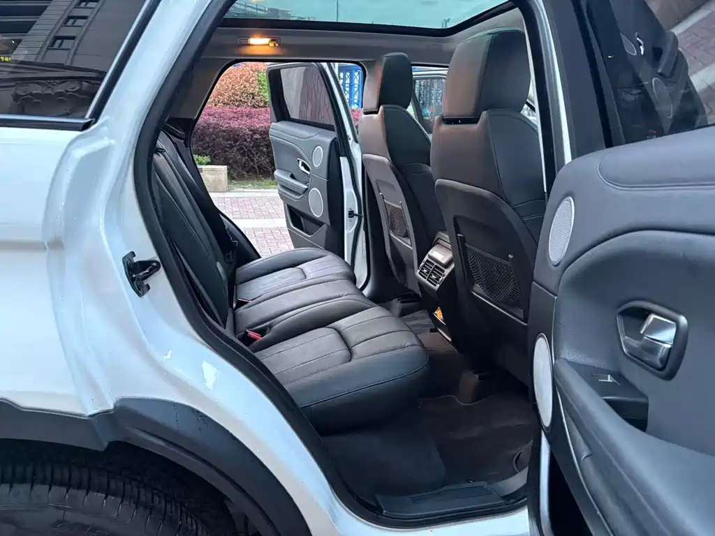 Land Rover Evoque — миниатюра 12