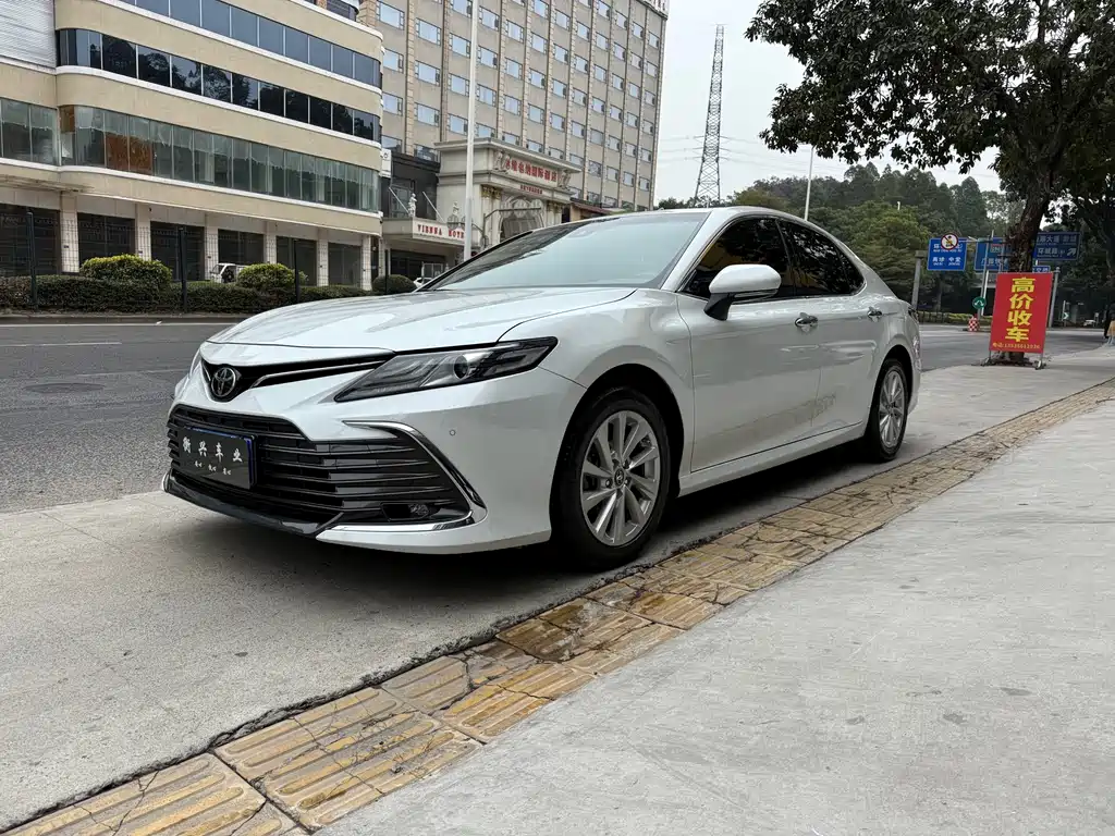 TOYOTA CAMRY