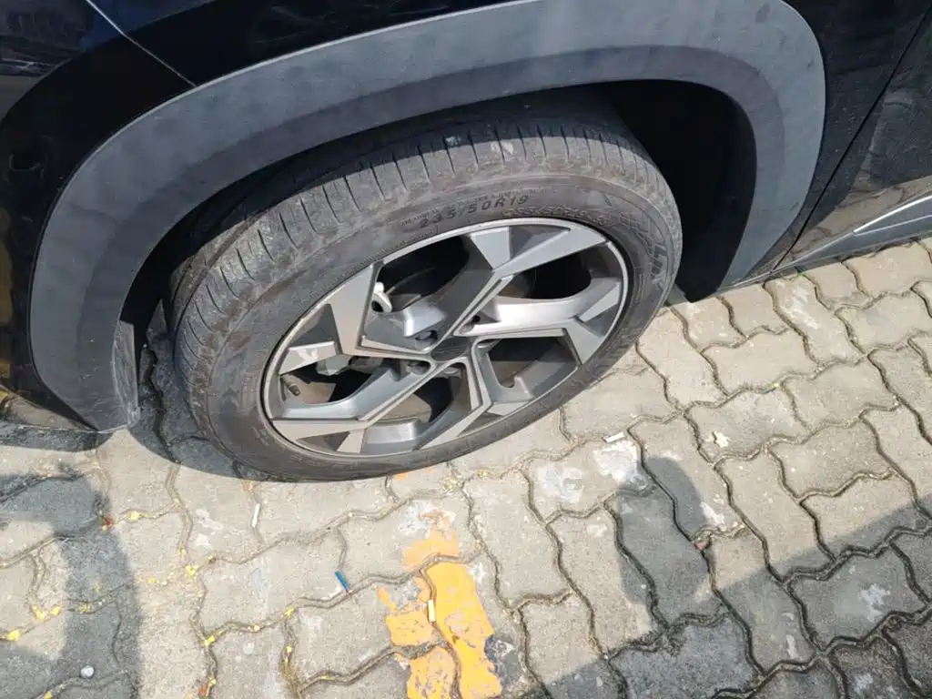 Geely Boyue L — миниатюра 23