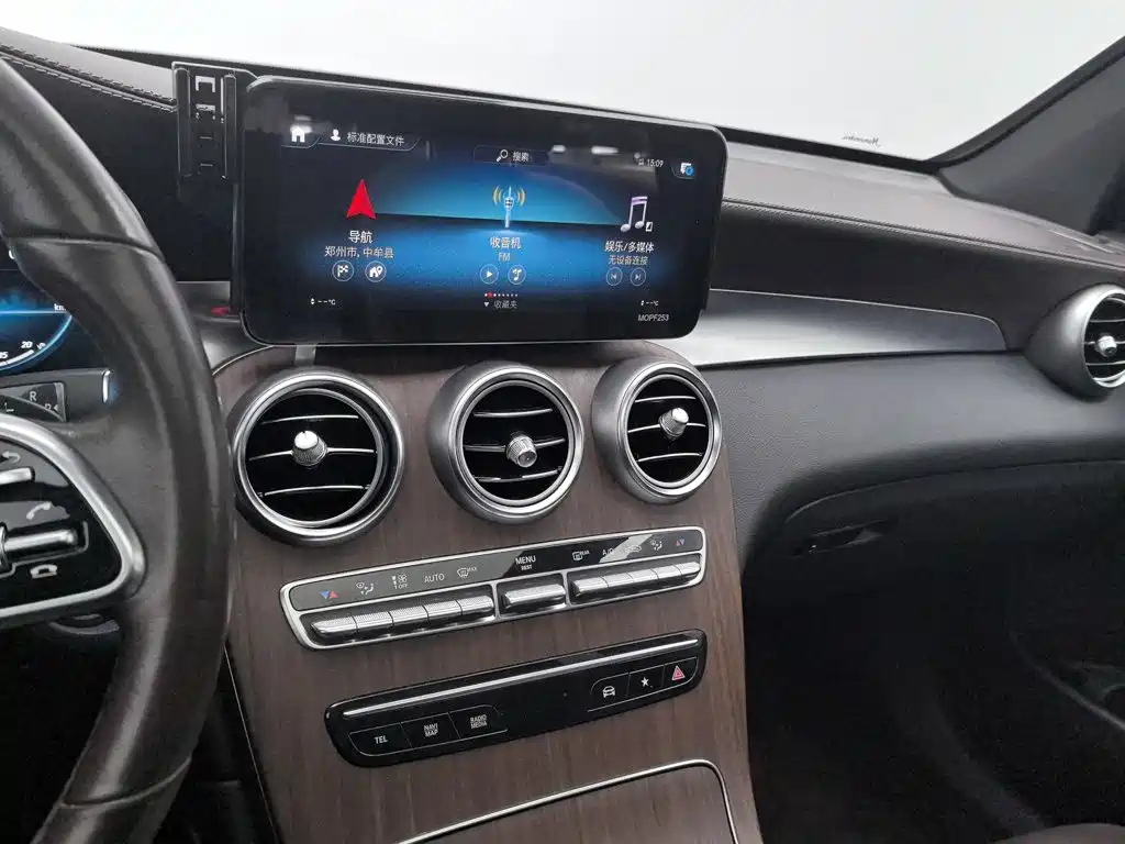 Mercedes-Benz GLC — миниатюра 12