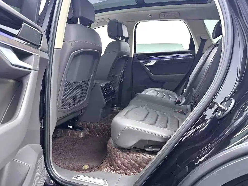 Volkswagen Touareg — миниатюра 4