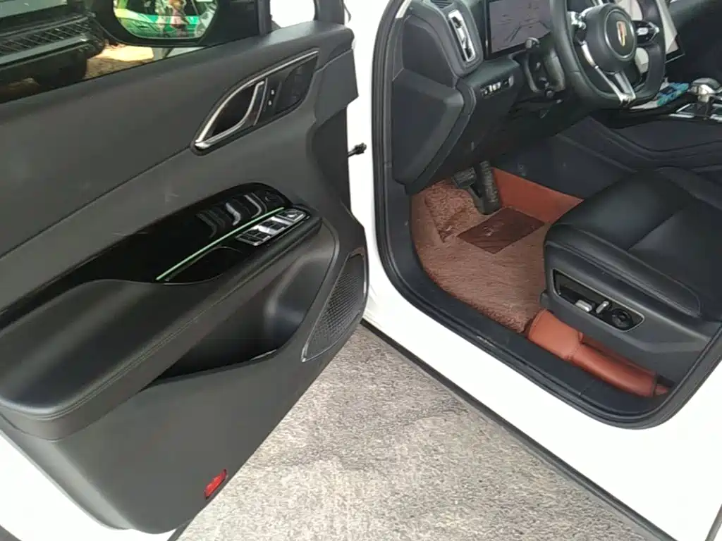 Hongqi Hongqi HS3 PHEV — миниатюра 16