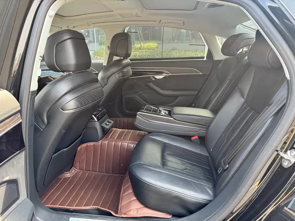 Audi A8 — миниатюра 6