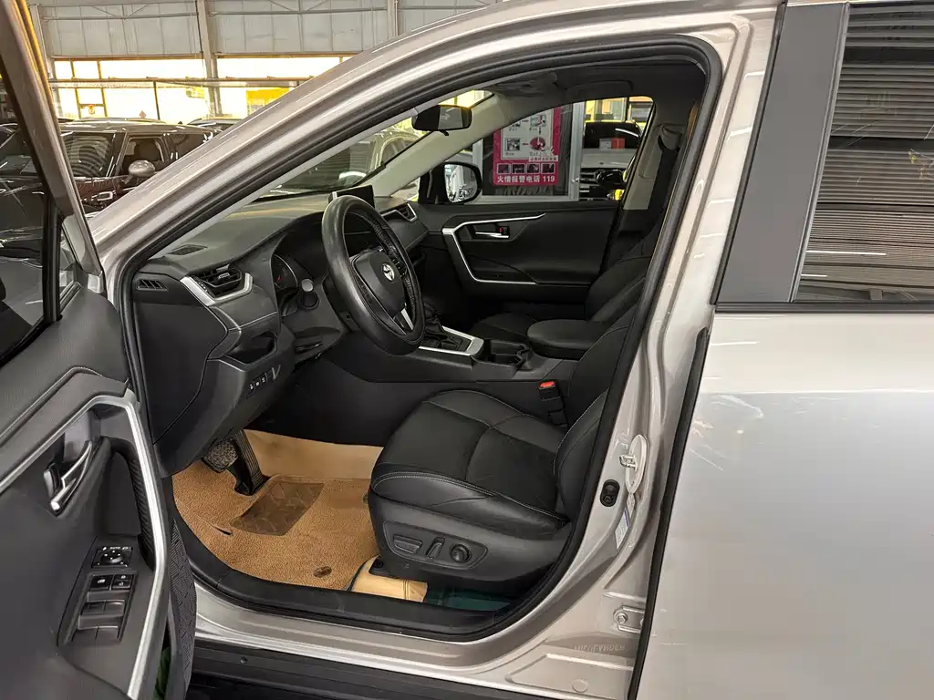 Toyota Wildlander — миниатюра 10
