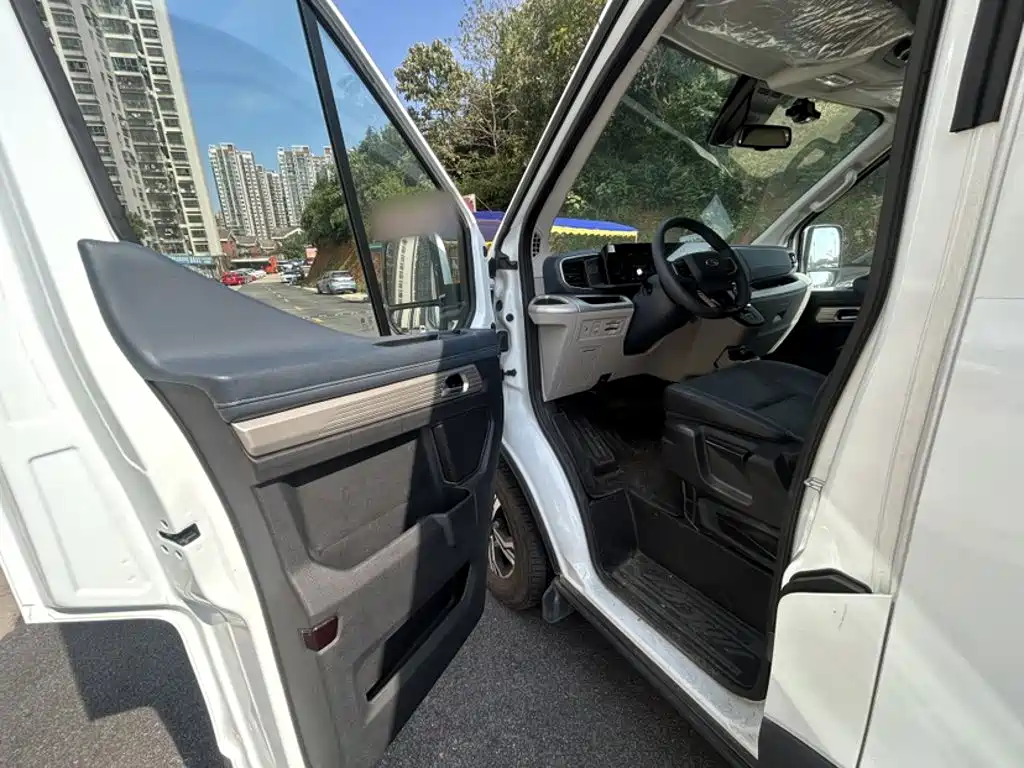 Ford E-Transit — миниатюра 16