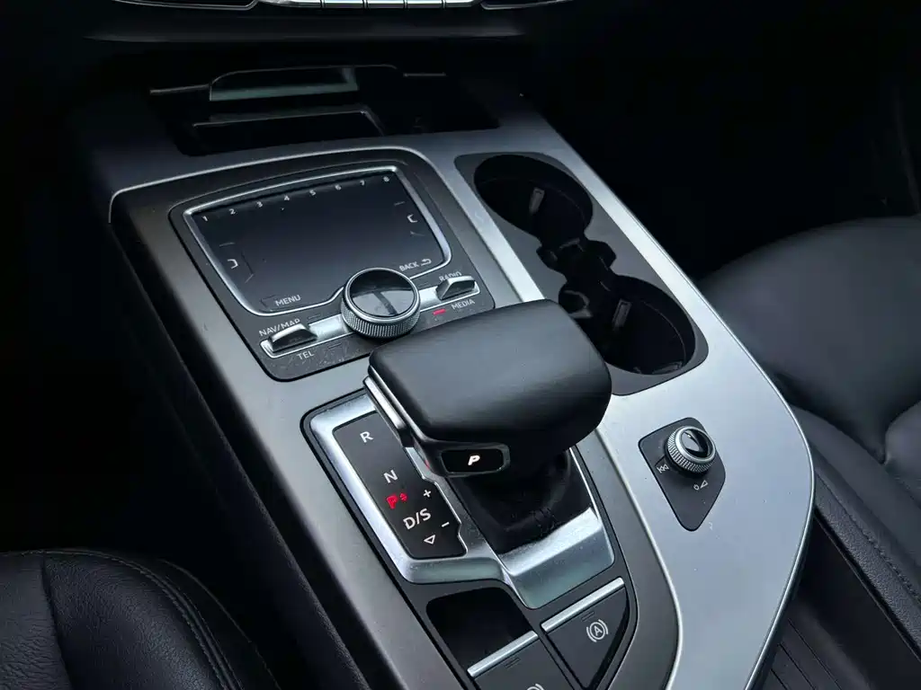 Audi Q7 — миниатюра 7