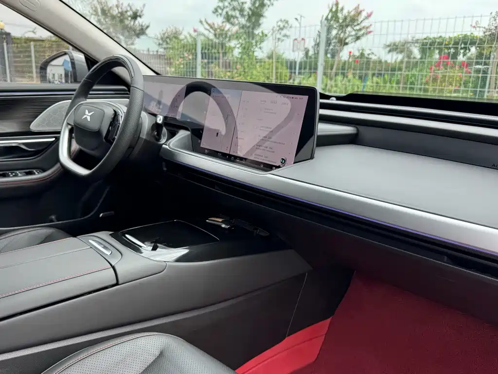 XPeng P7 — миниатюра 10