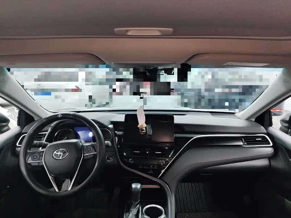 Toyota Camry — миниатюра 18