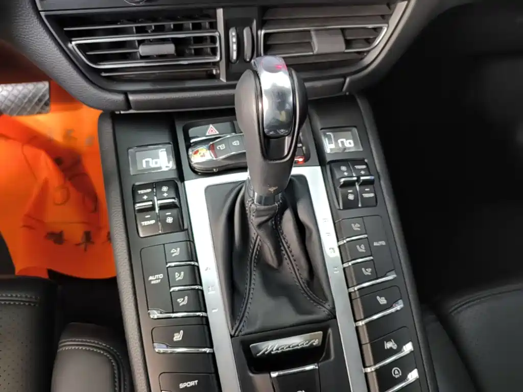 Porsche Macan — миниатюра 14