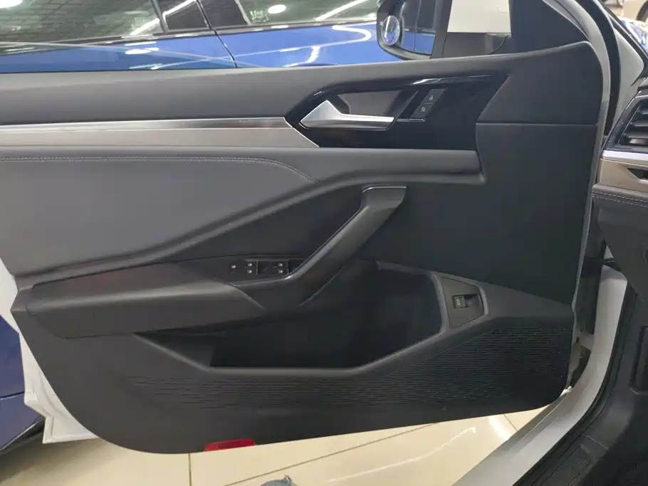 Volkswagen Sagitar — миниатюра 7