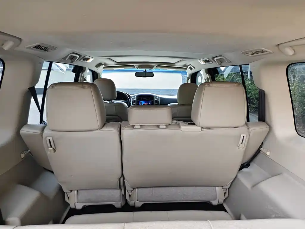 Mitsubishi Pajero (Import) — миниатюра 13