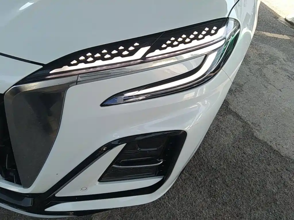Hongqi Hongqi HS3 PHEV — миниатюра 24