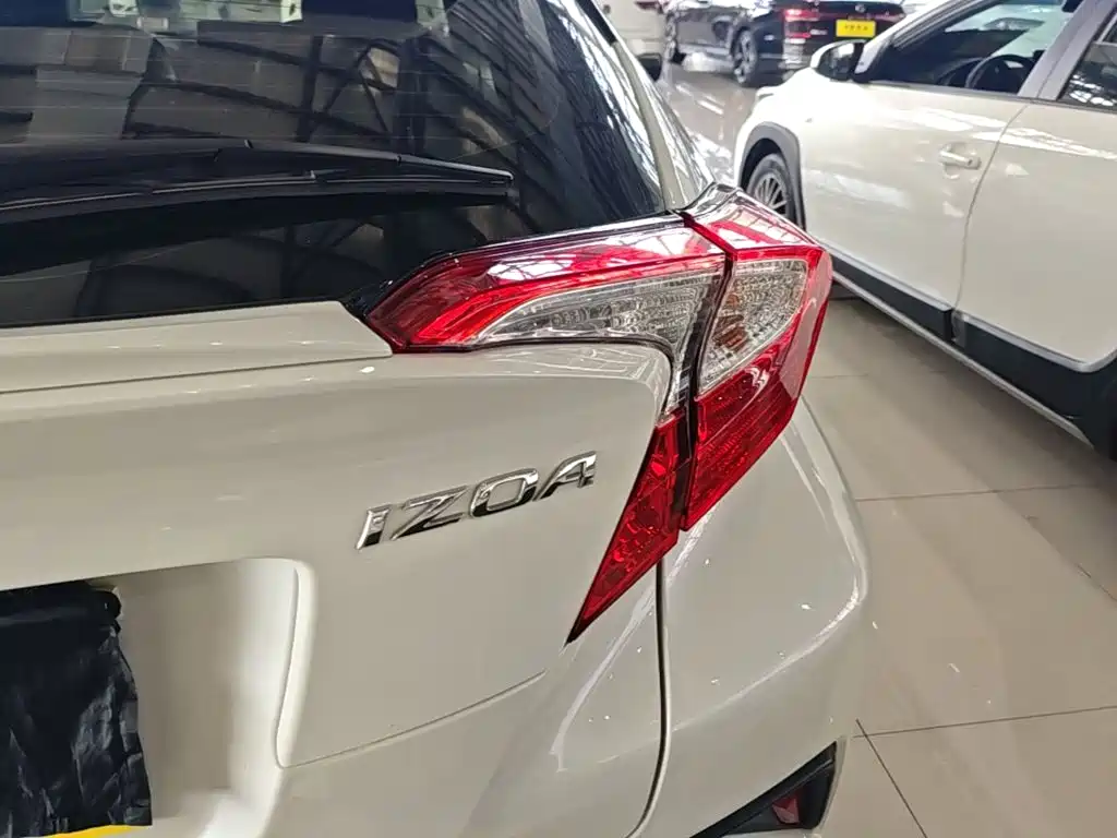 Toyota IZOA — миниатюра 8