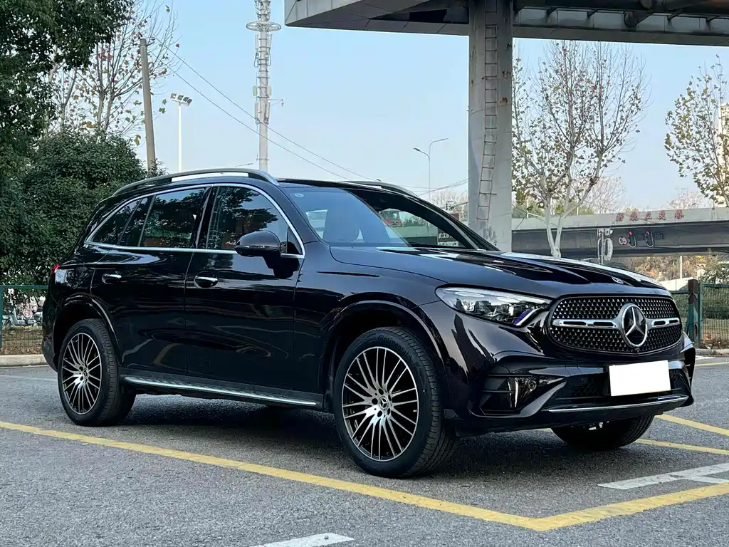 Mercedes-Benz GLC 2023 GLC 260 L 4MATIC Luxury 5 мест