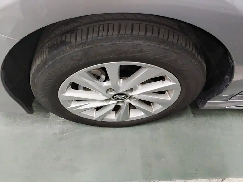 Toyota Camry — миниатюра 23