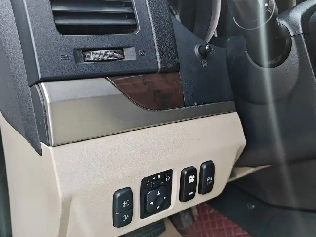 Mitsubishi Pajero (Import) — миниатюра 17