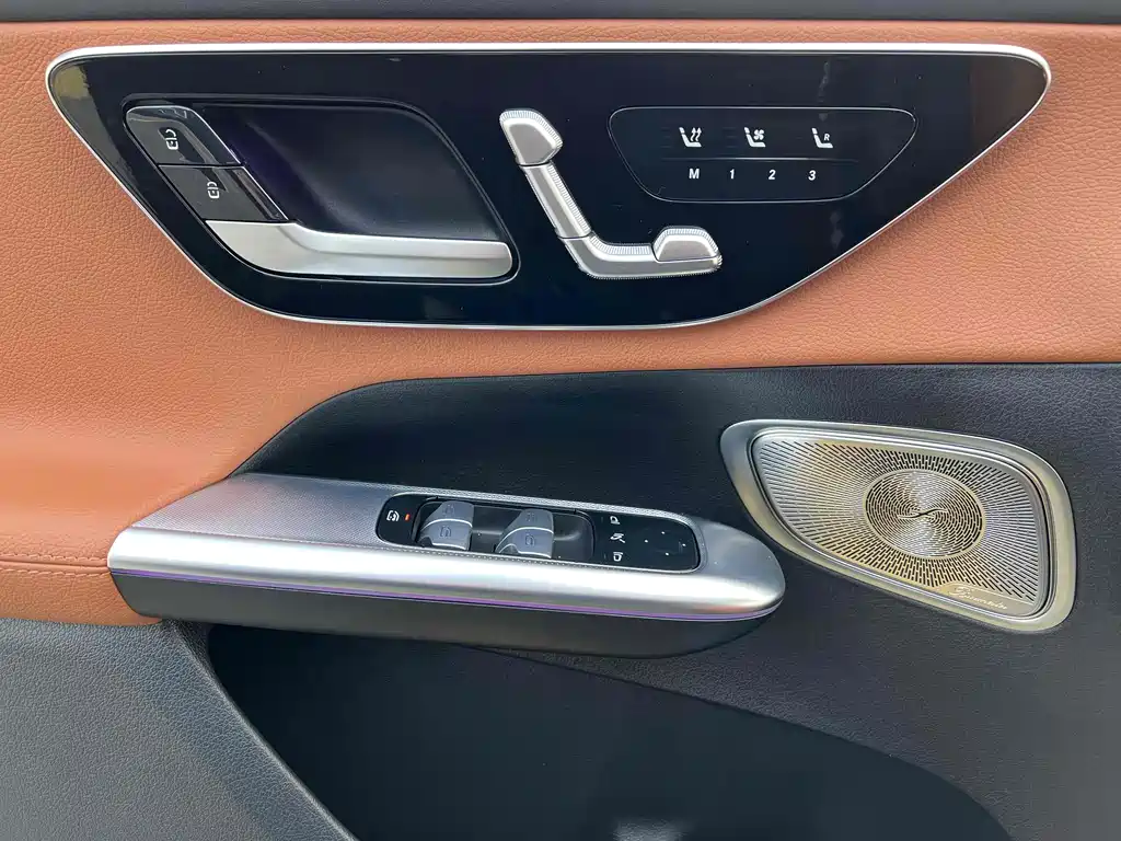 Mercedes-Benz GLC 2023 GLC 260 L 4MATIC Luxury 5 мест