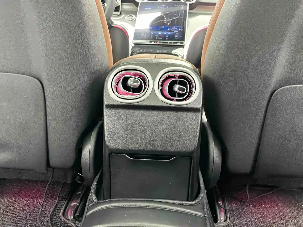 Mercedes-Benz C-Class — миниатюра 18
