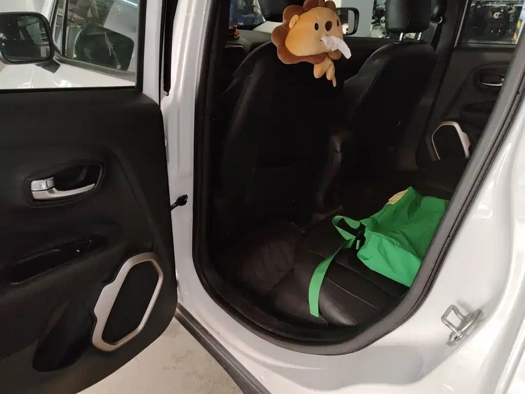 Jeep Renegade — миниатюра 13