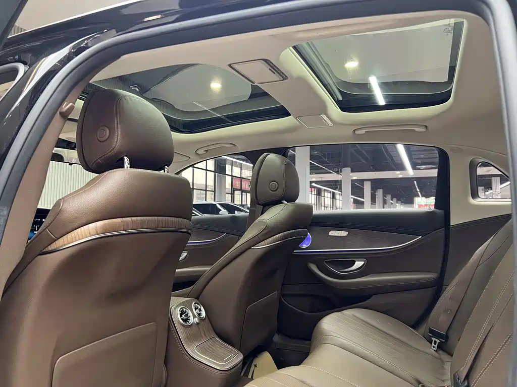 Mercedes-Benz E-Class — миниатюра 16