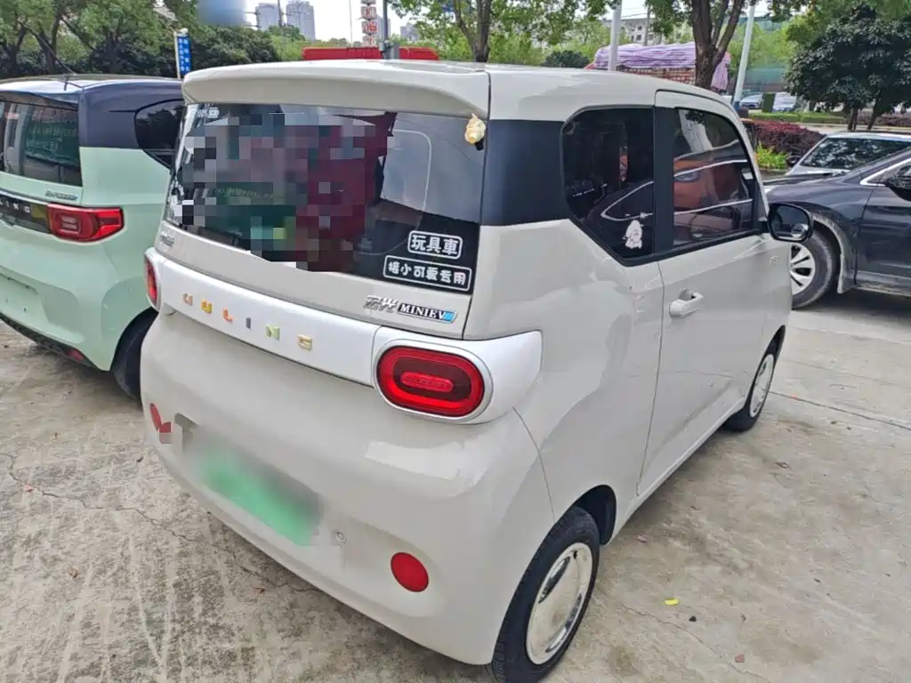 Wuling MINIEV — миниатюра 7