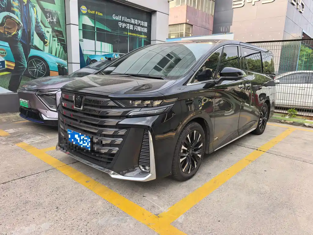 Toyota Vellfire — миниатюра 2