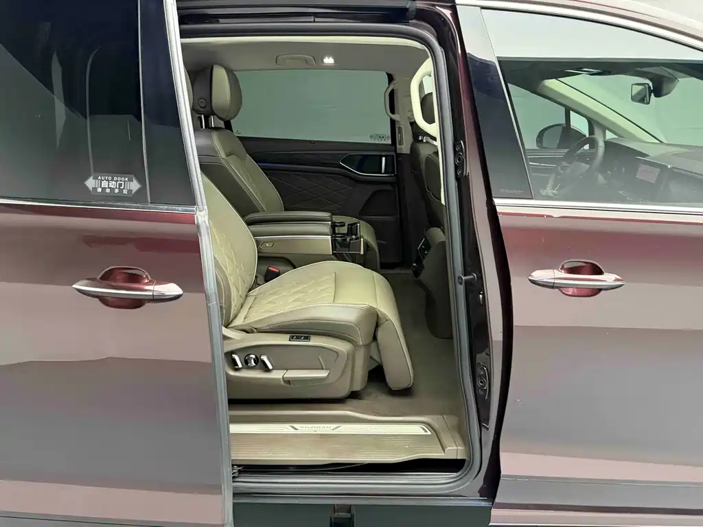 Volkswagen Viloran 2022 380TSI Luxury