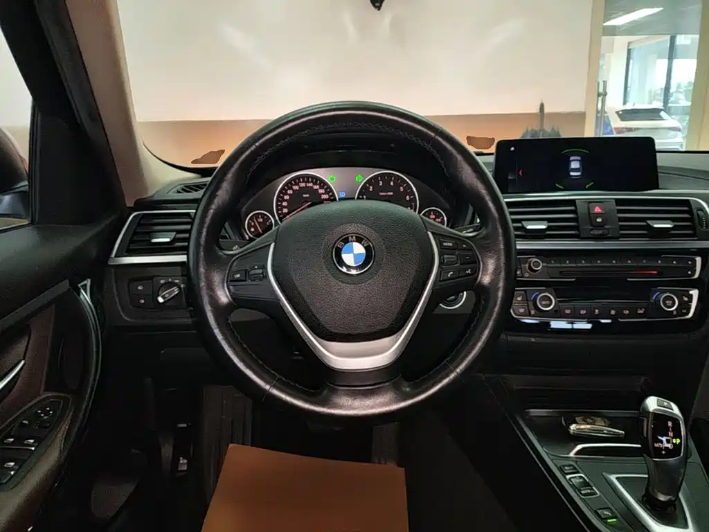 BMW 3 Series — миниатюра 11
