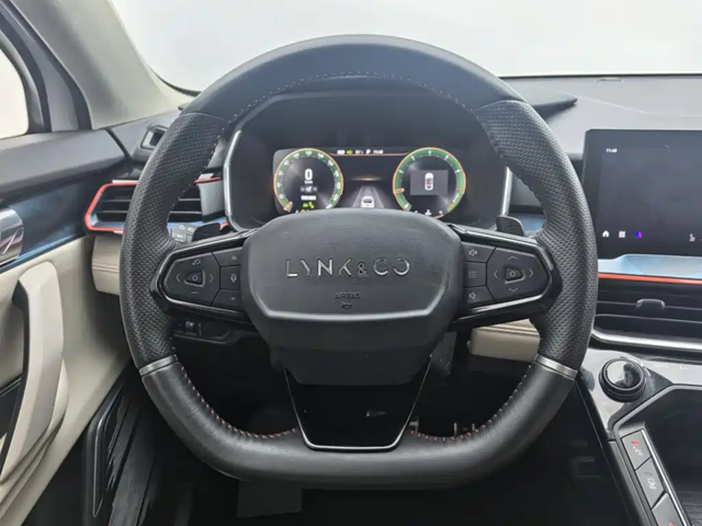 Lynk & Co 06 — миниатюра 10