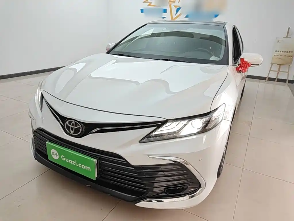 Toyota Camry — миниатюра 2