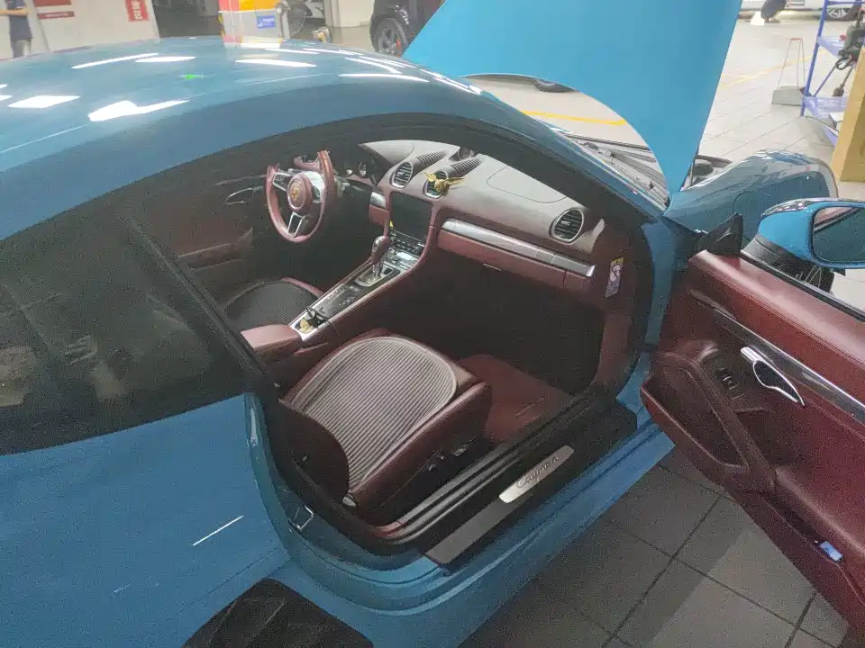 Porsche 718 2018 Cayman 2.0T