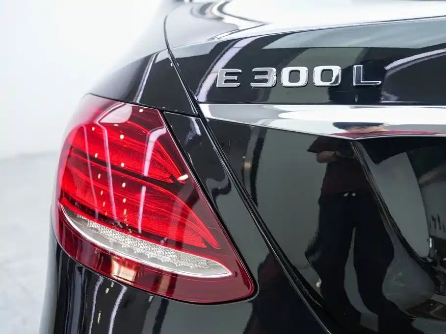 Mercedes-Benz E-Class — миниатюра 15