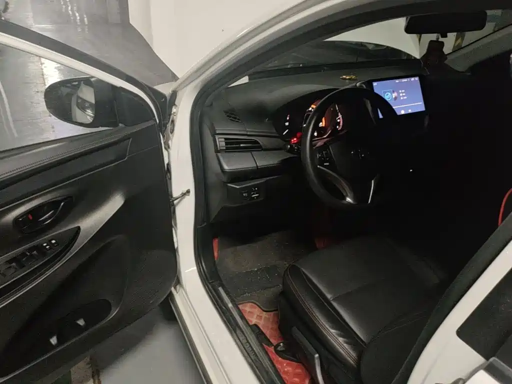 Toyota Yaris L — миниатюра 18