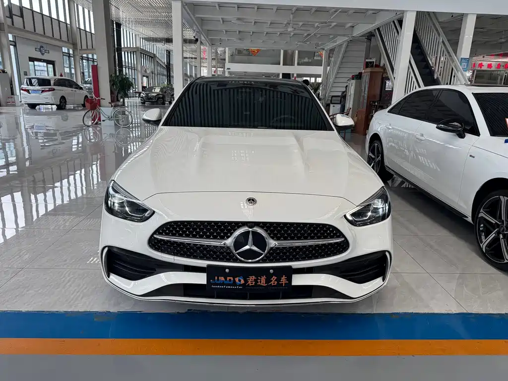 Mercedes-Benz C-Class — миниатюра 2