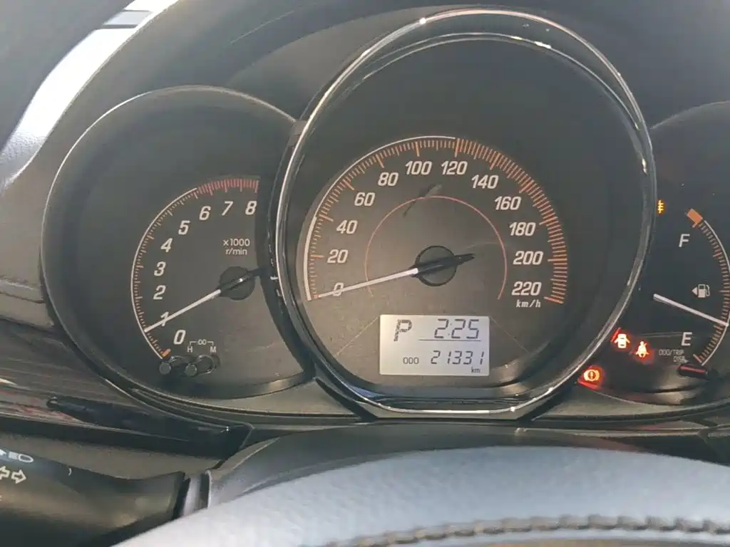 Toyota Yaris L — миниатюра 12