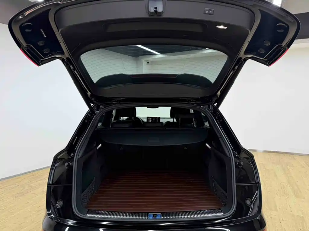 Audi Q5L — миниатюра 2