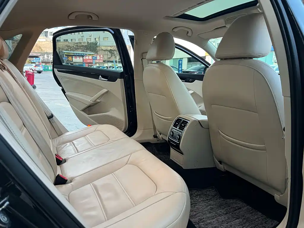 Volkswagen Passat — миниатюра 10
