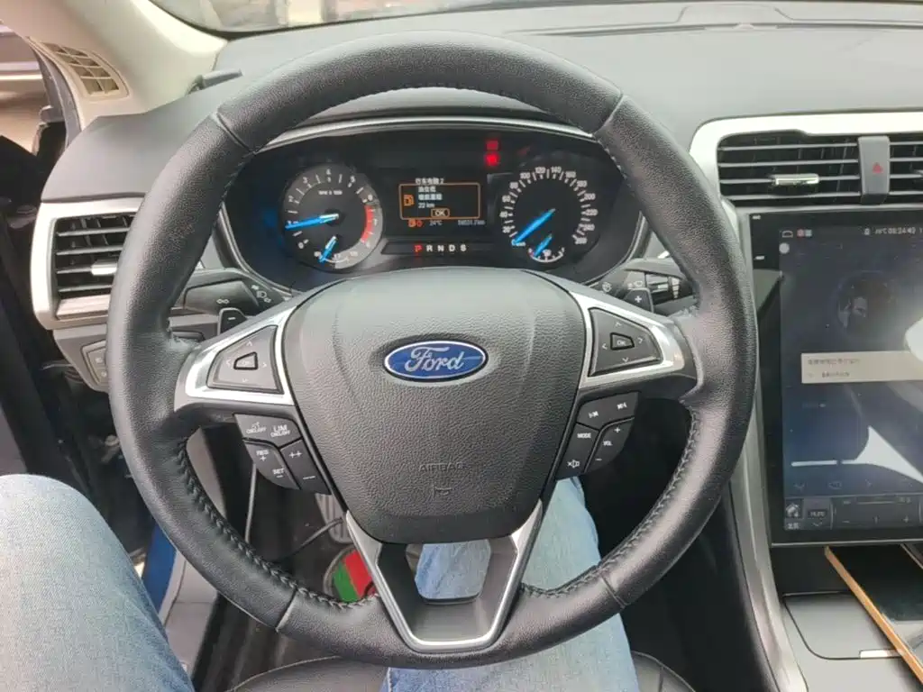 Ford Mondeo — миниатюра 11