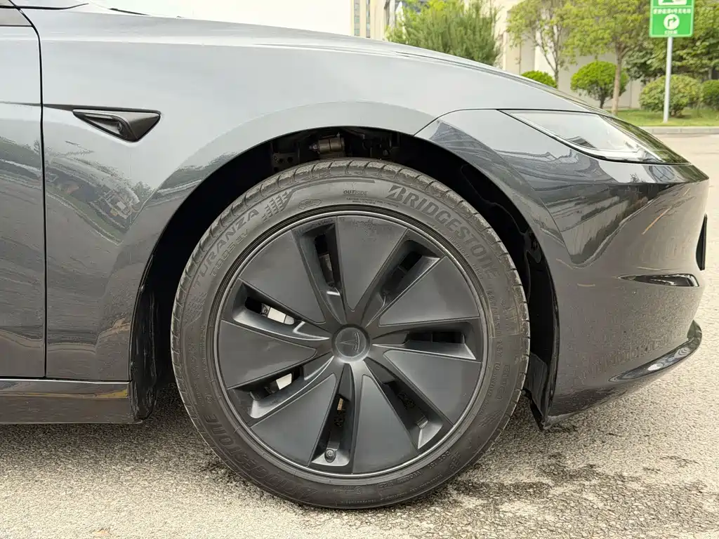 Tesla Model 3 — миниатюра 19