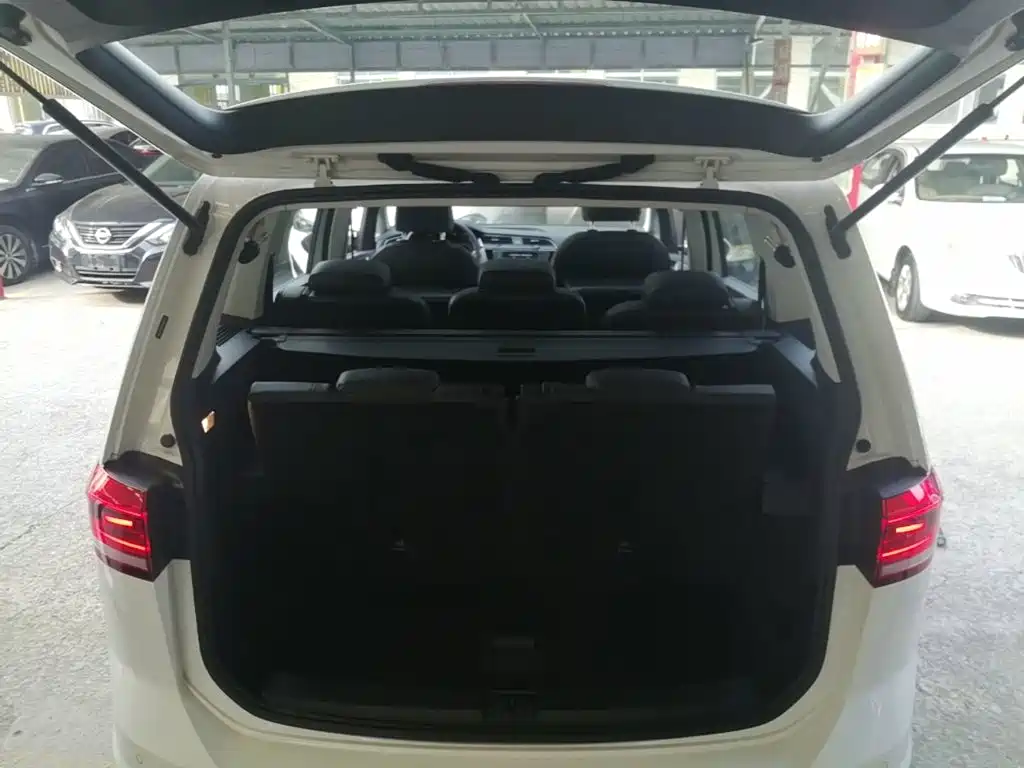 Volkswagen Touran — миниатюра 19