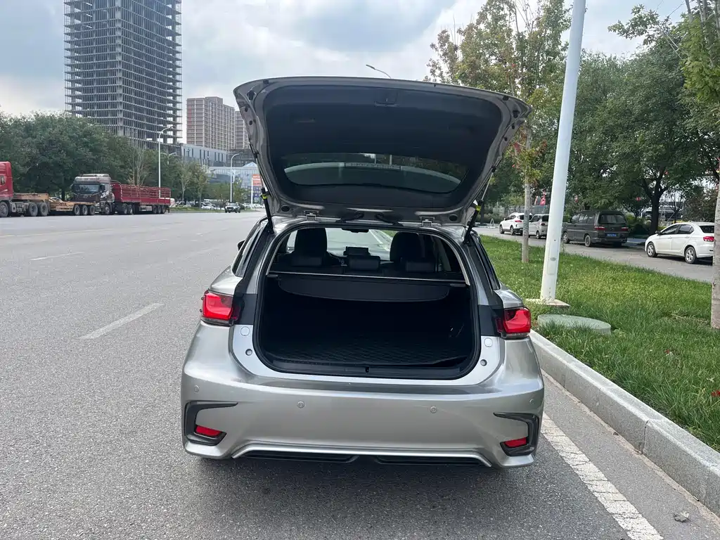 Lexus CT — миниатюра 19