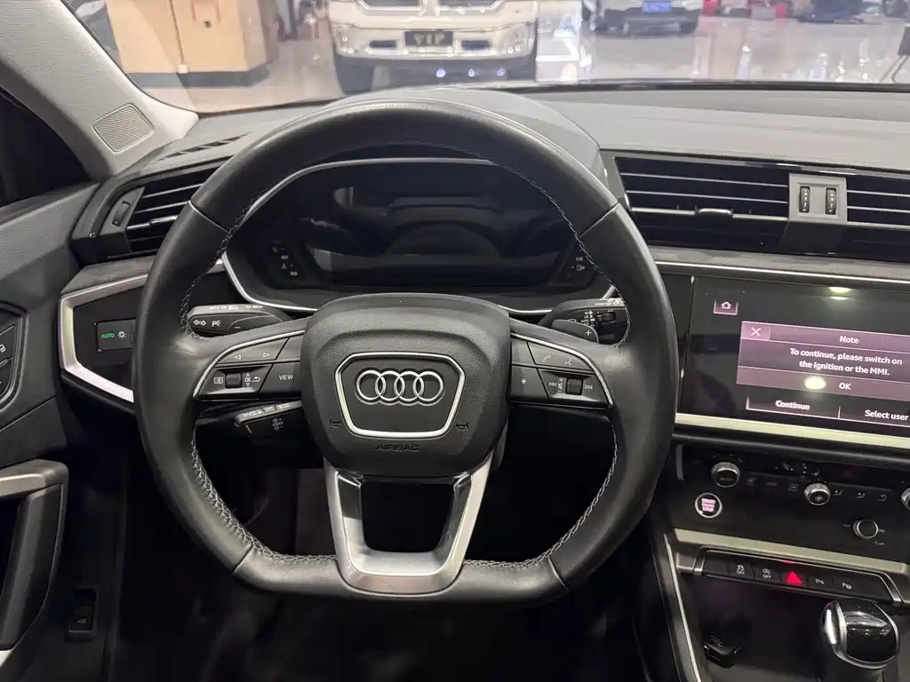 Audi Q3 — миниатюра 12