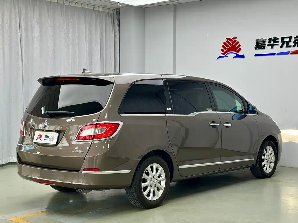 Buick GL8 — миниатюра 9