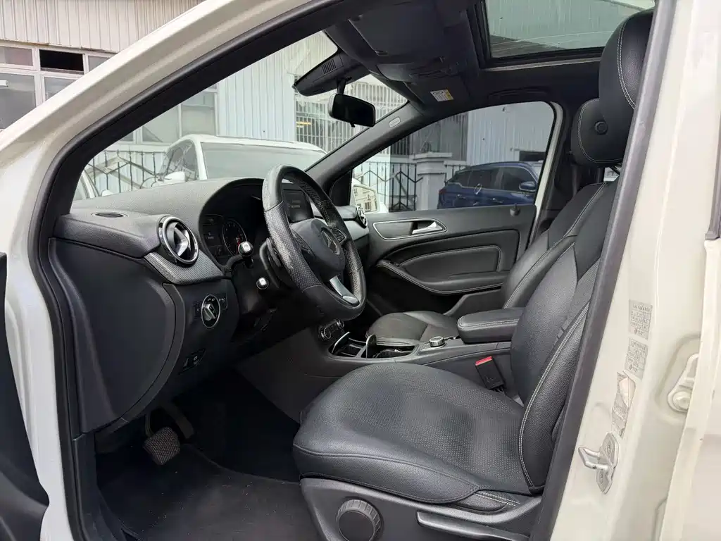 Mercedes-Benz B-Class — миниатюра 13