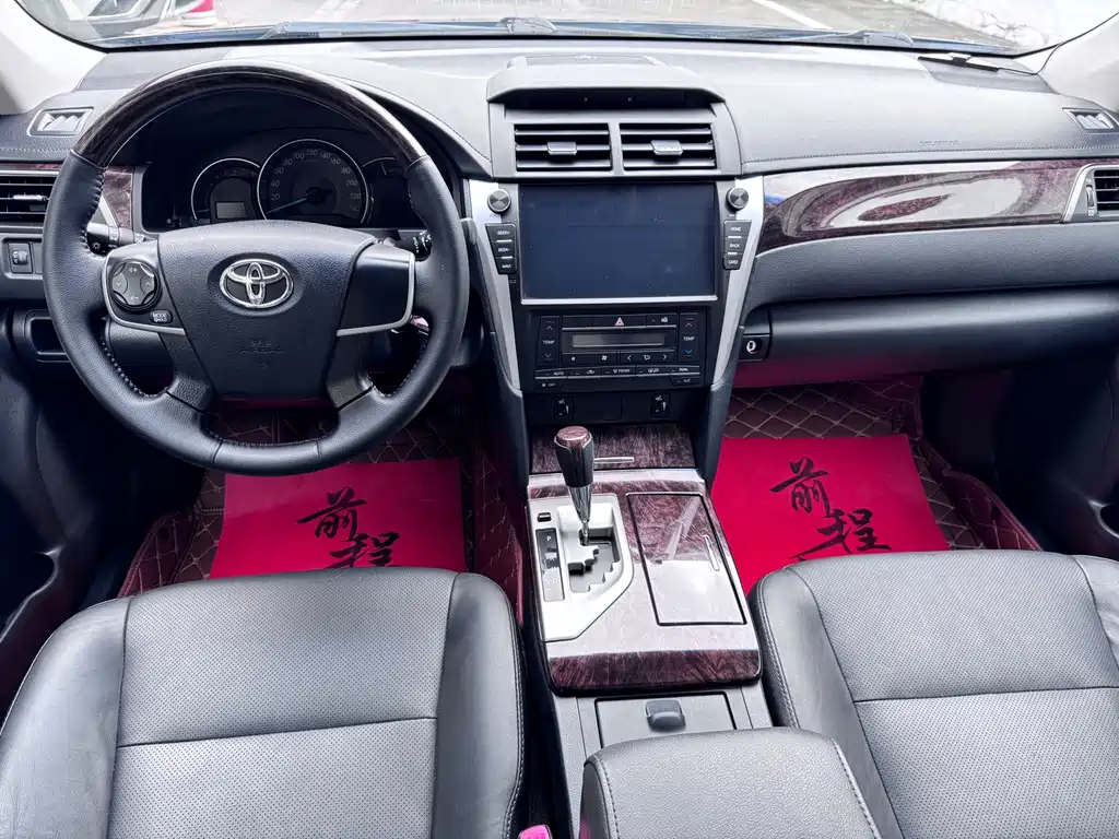 Toyota Camry — миниатюра 8