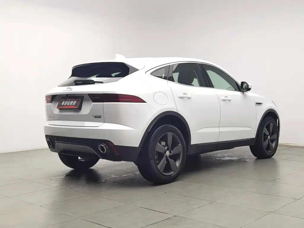 Jaguar E-PACE — миниатюра 2