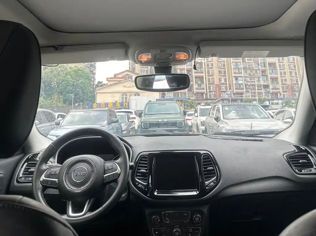 Jeep Compass — миниатюра 6