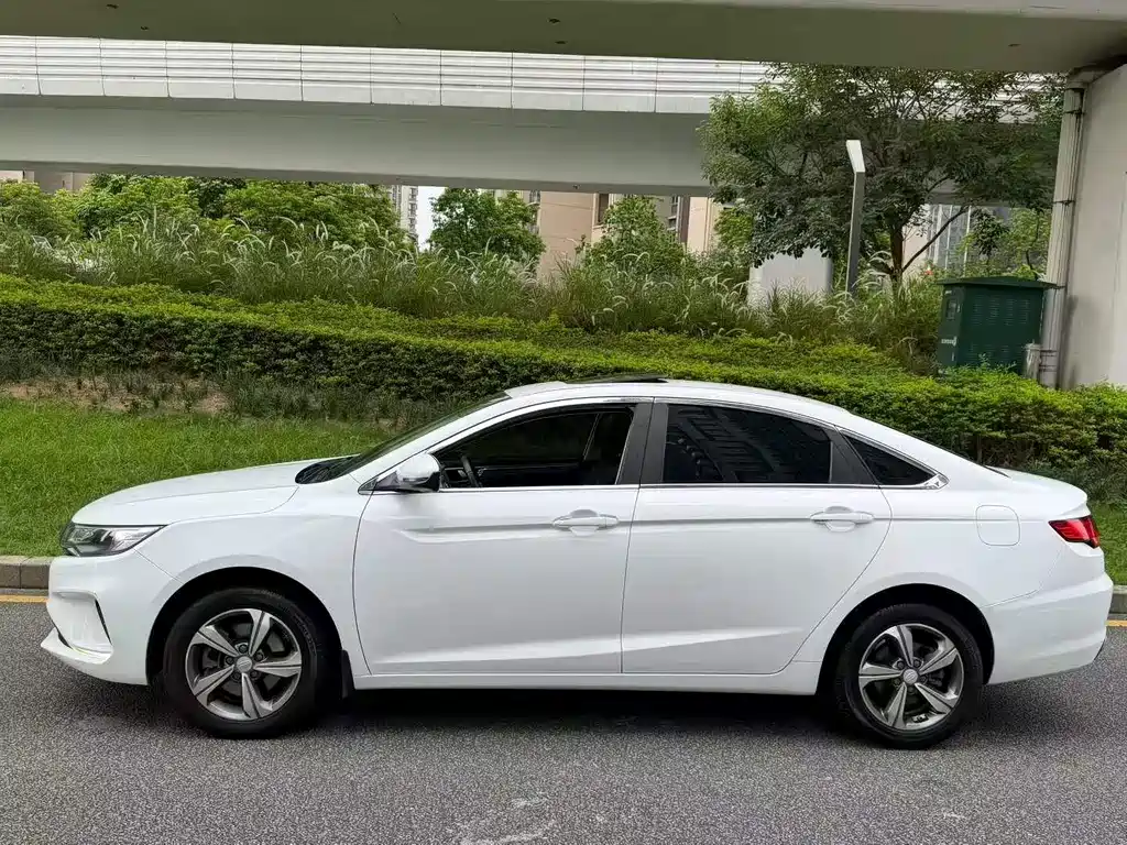Geely Emgrand GL — миниатюра 4