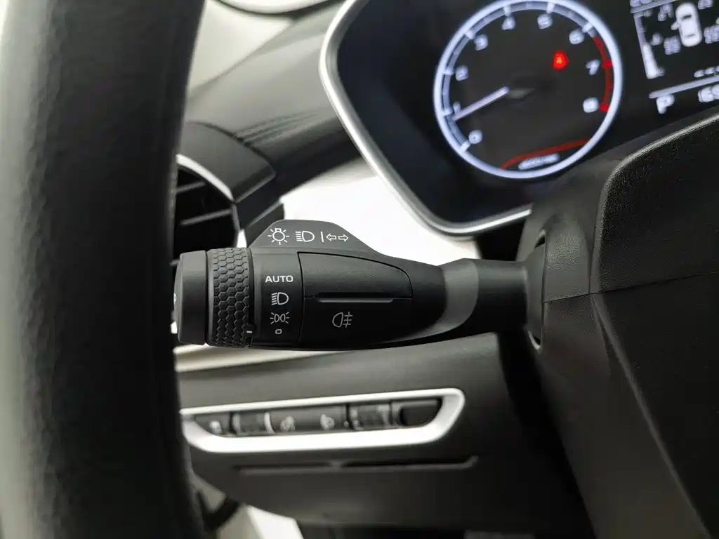 Geely Binyue — миниатюра 21